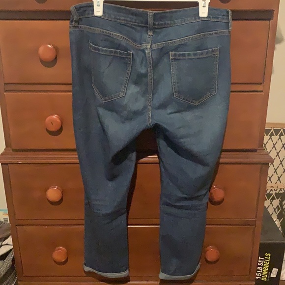 Distressed Old Navy Boyfriend Jean - Picture 2 of 3